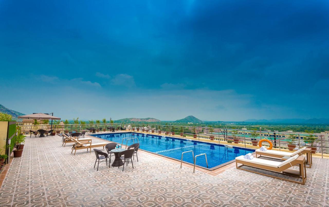 Clarion Inn Jaipur Kukas Εξωτερικό φωτογραφία
